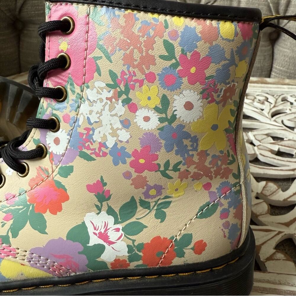 Dr. Martens Floral Combat Boots women’s 5 - Picture 9 of 10